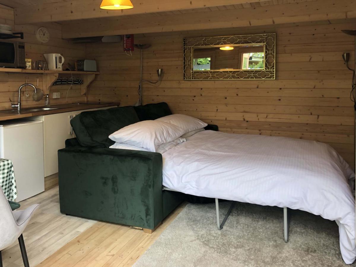 Cosy Garden Log Cabin Salisbury Zewnętrze zdjęcie